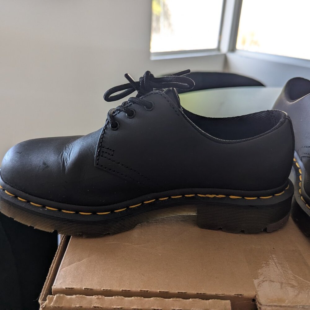 Slip Resistant Dr. Martens Women's size 7 - Picture 3 of 6
